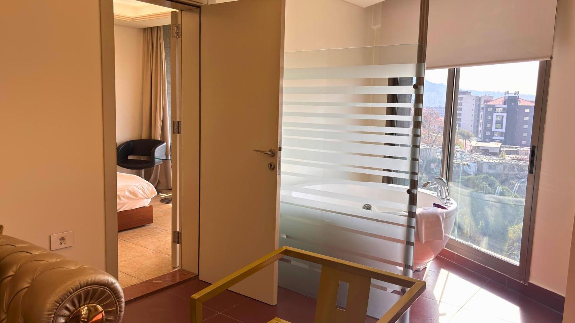 Hotel Xperience Jounieh Exteriör bild
