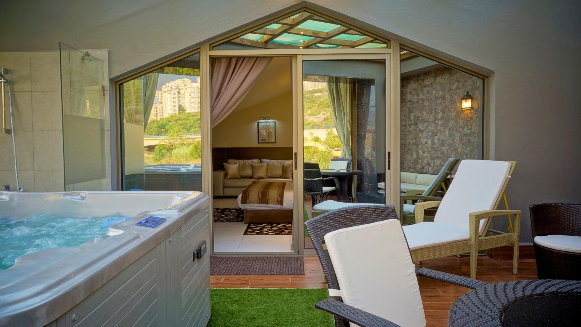 Hotel Xperience Jounieh Exteriör bild
