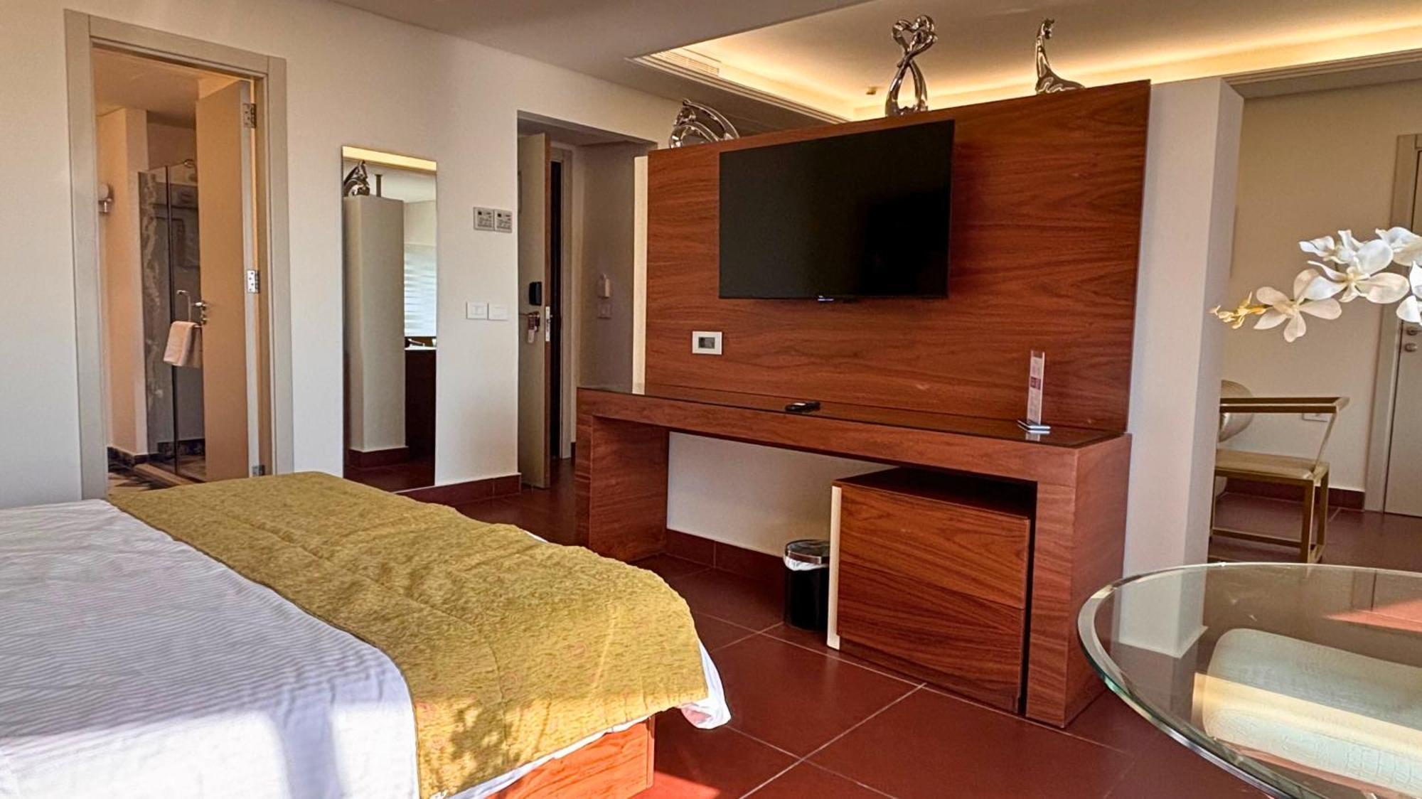 Hotel Xperience Jounieh Exteriör bild